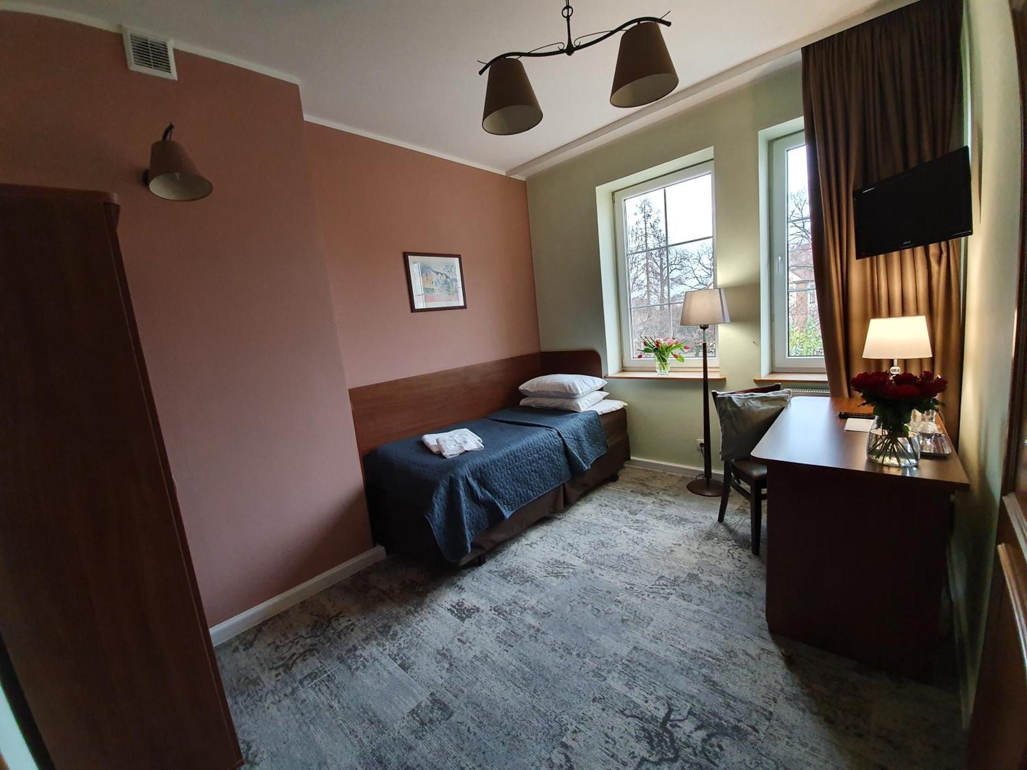 Hotel Siesta Свебодзин Стая снимка