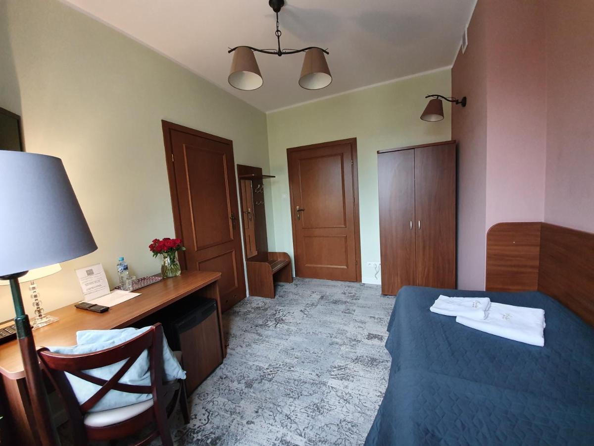 Hotel Siesta Свебодзин Екстериор снимка