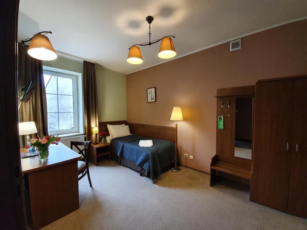 Hotel Siesta Свебодзин Екстериор снимка